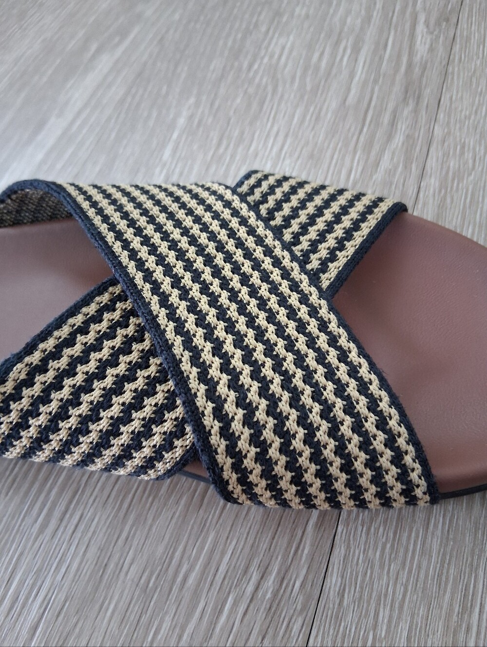 Rothy's The Weekend Slide Sandals In Toffee Stripe - Picture 4 of 14